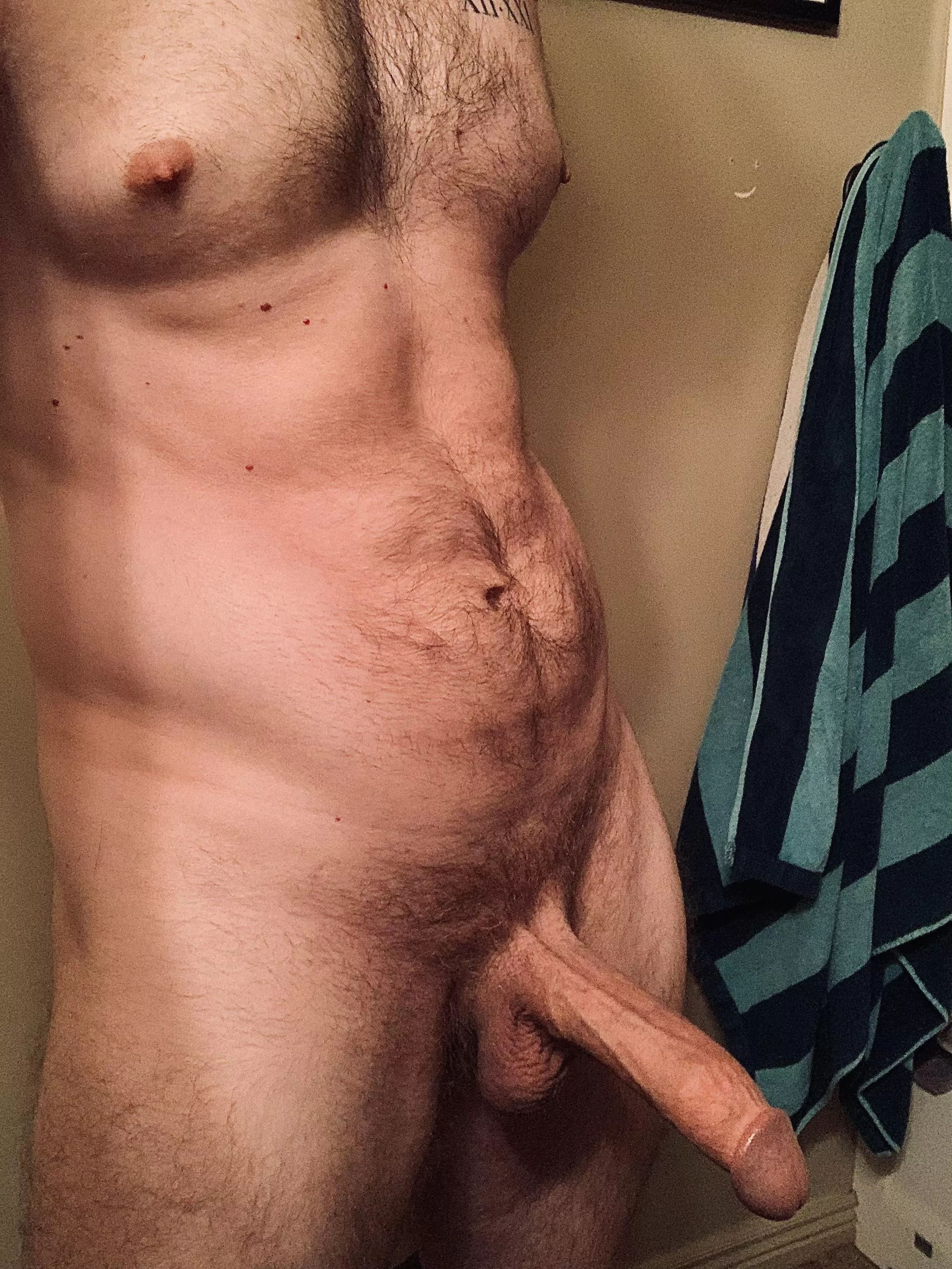 M, so many beautiful bodies in this sub!