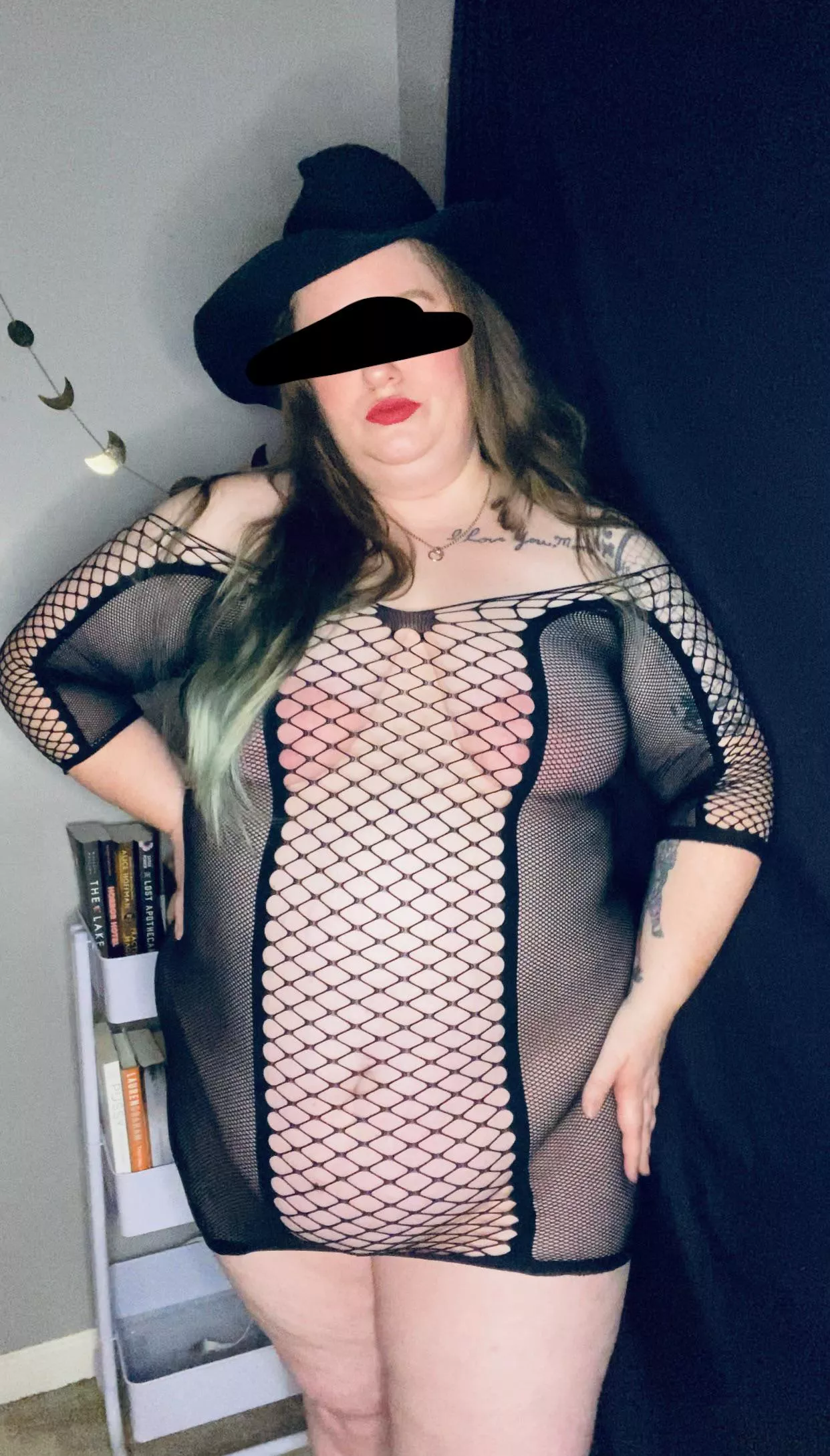 Manifesting a hot, witchy girlfriend 😜