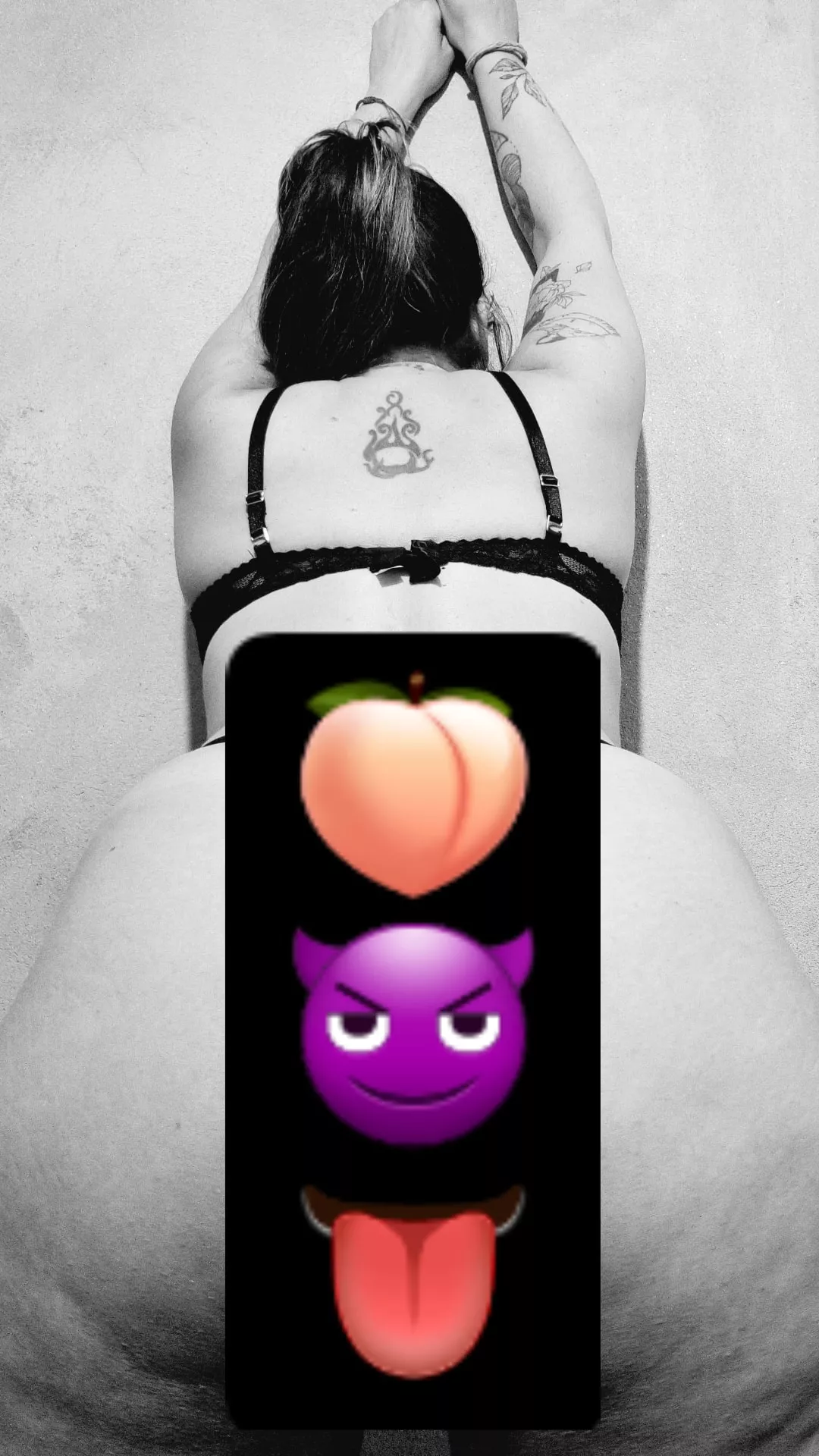 Me and my huge ass are looking for some fun today 😈🍑. LINK IN COMMENT , FREE SUBS