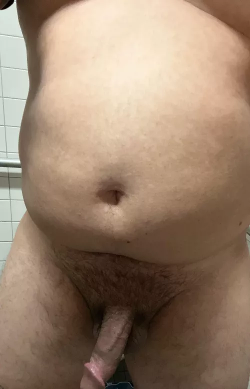 My belly and cock want rubs