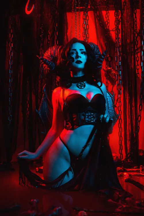 My favorite succubus cosplay I have taken 😍 photo was taken by Kameraninja