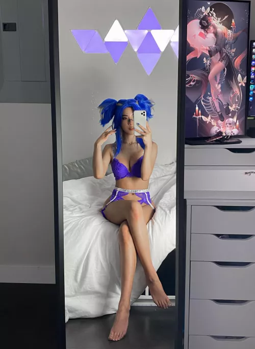 My first cosplay! Neon [Valorant]