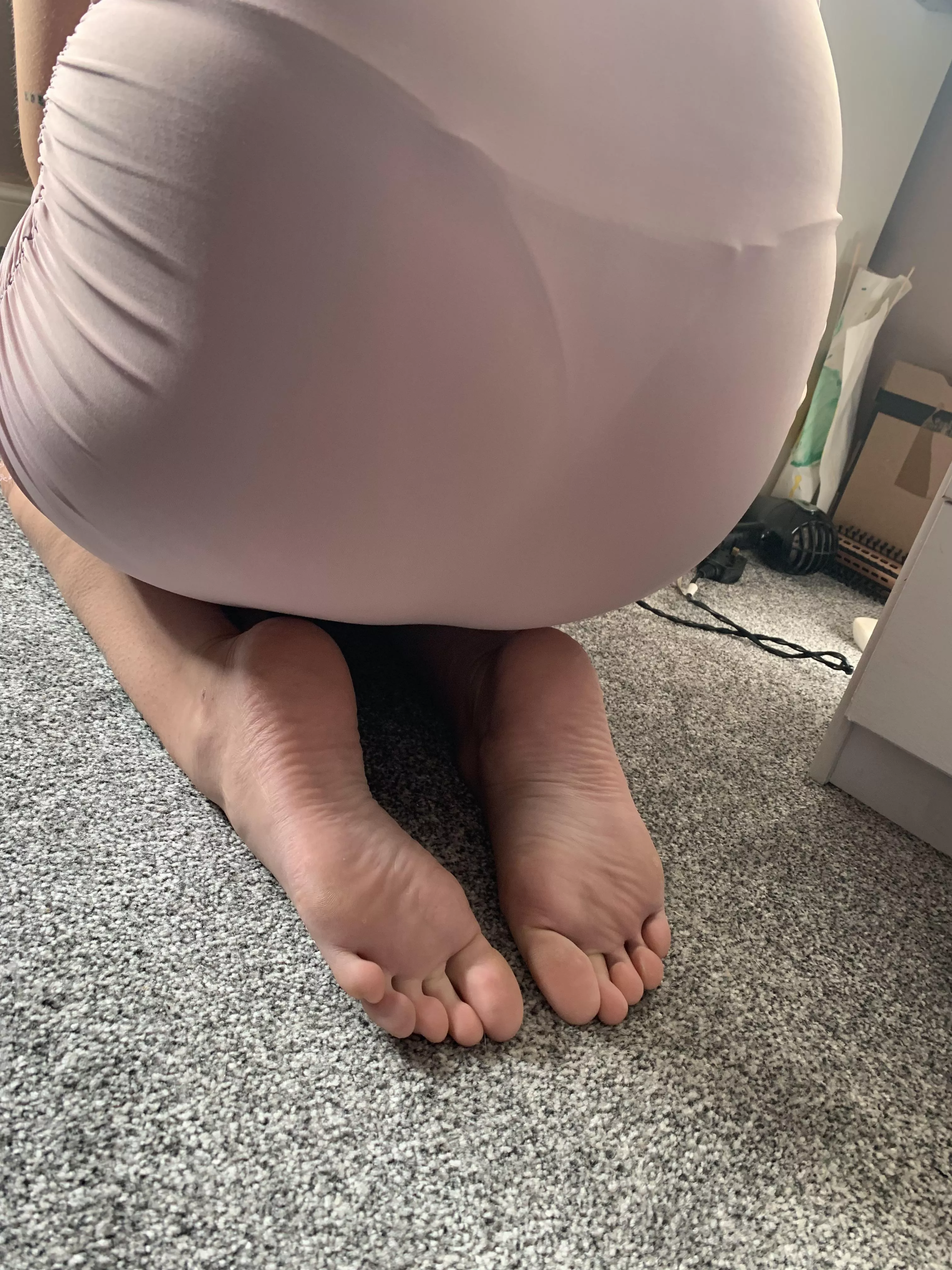 My thong and my toes say Hi !