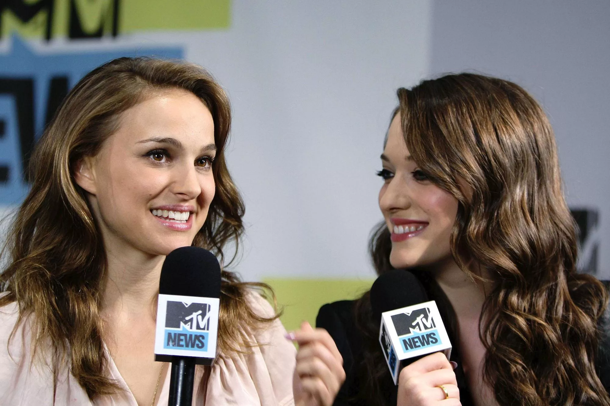 Natalie Portman & Kat Dennings
