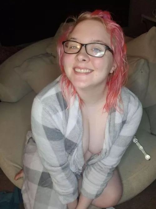 Paint my face please💦🤤