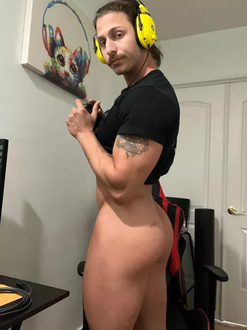 Please cum play games with me.. I'll trade you with a ride