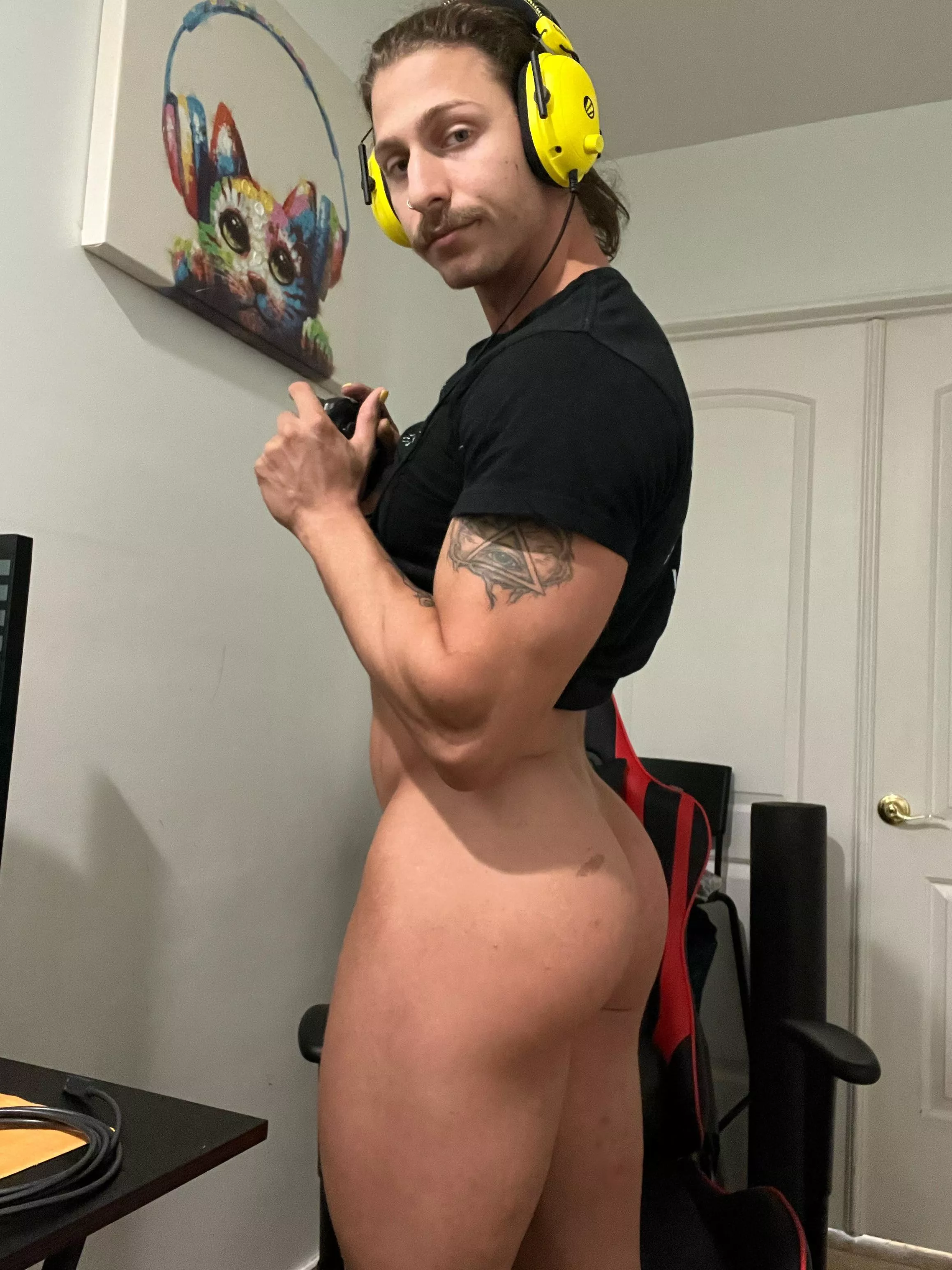 Please cum play games with me.. I'll trade you with a ride