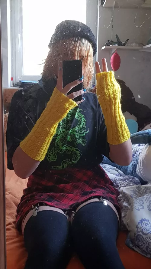 pls ignore my messy mirror >< (just felt cute and wanted to share pwq)