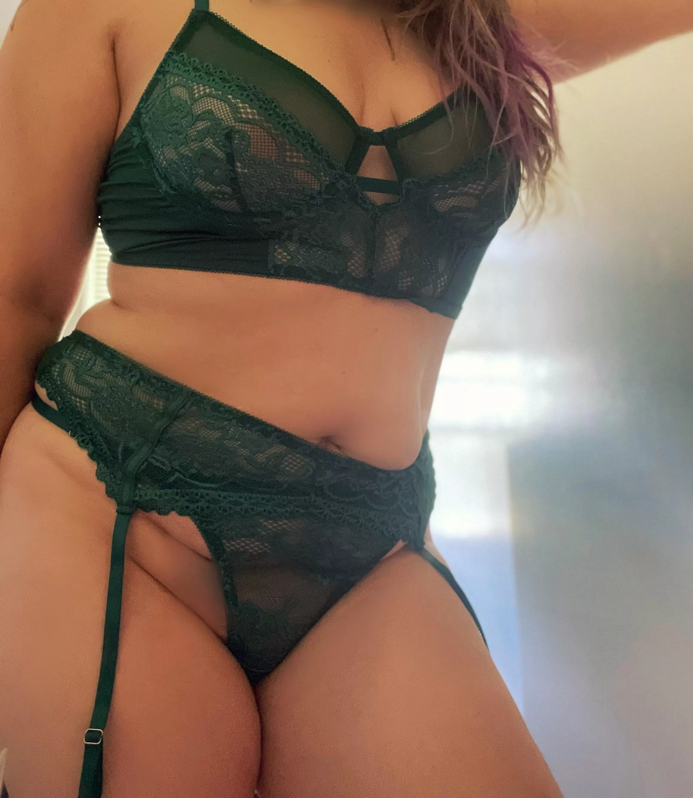 [selling] Curvy bratty domme -worship, chastity, denial, sph, humiliation, teasing, feet, voyeur, cbt, femdom, drain sessions, homewrecking, edging, mindfuck, and general torment.