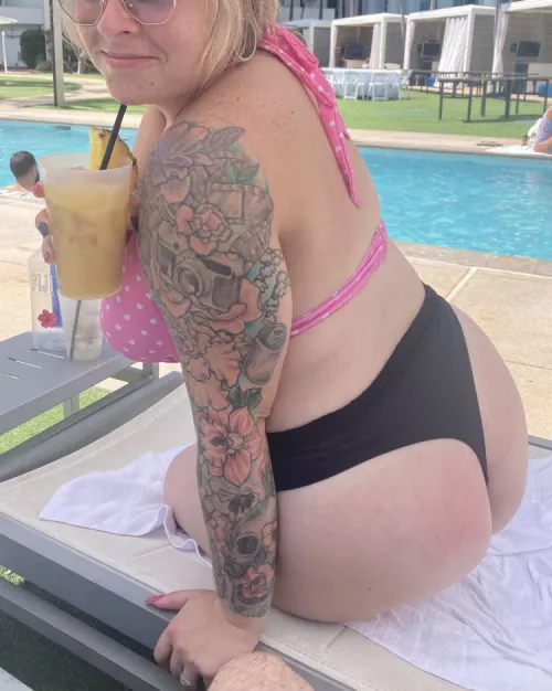 Shared account. Wife loves compliments and pics of your girl.