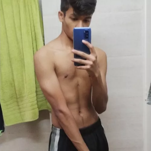 Single and looking to mingle!