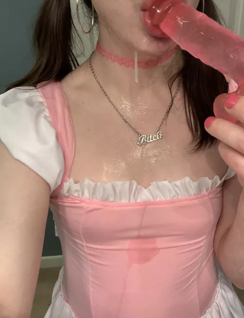 Sissy likes getting messy