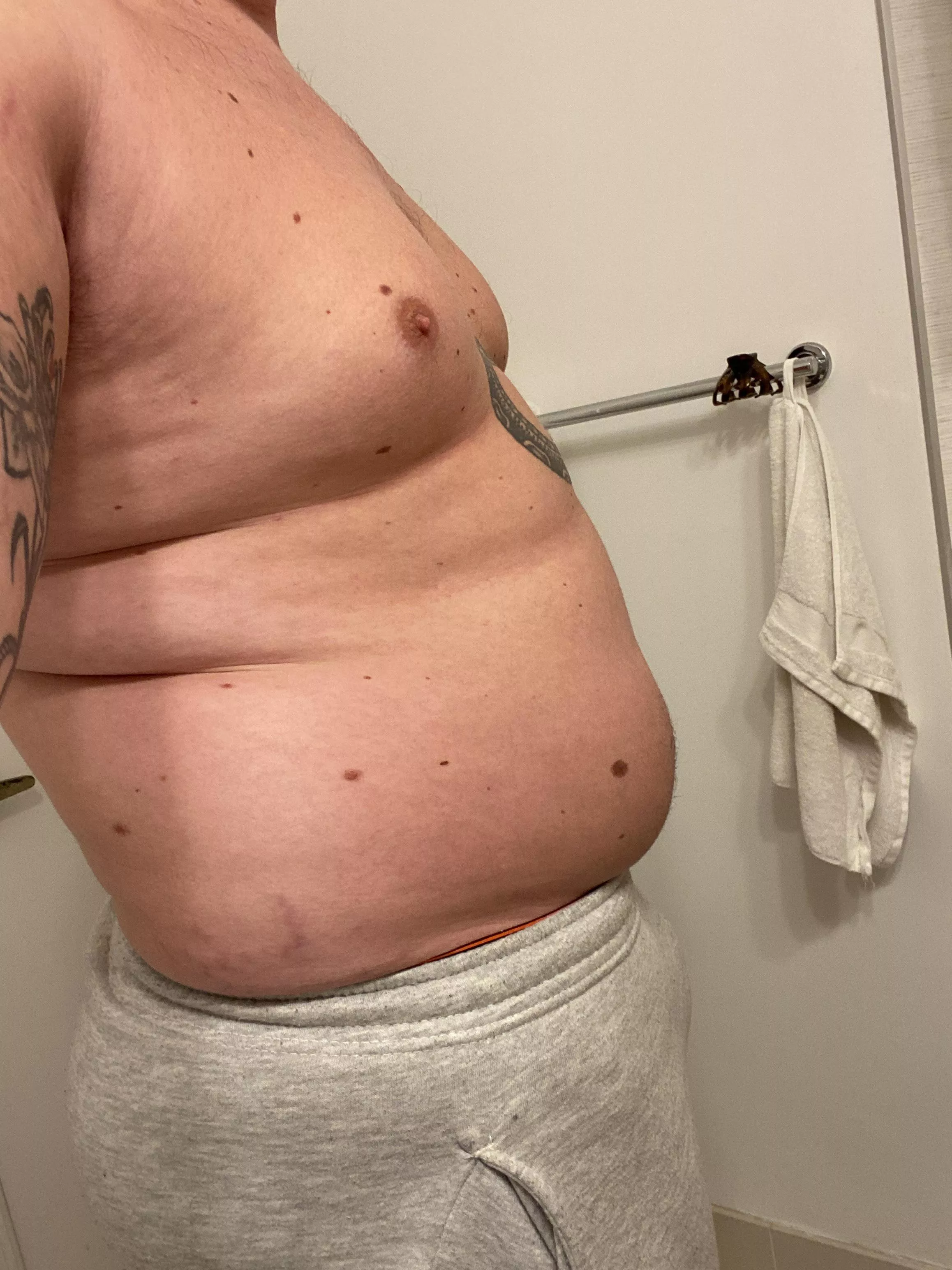 Still not used to the way my sides and gut hang