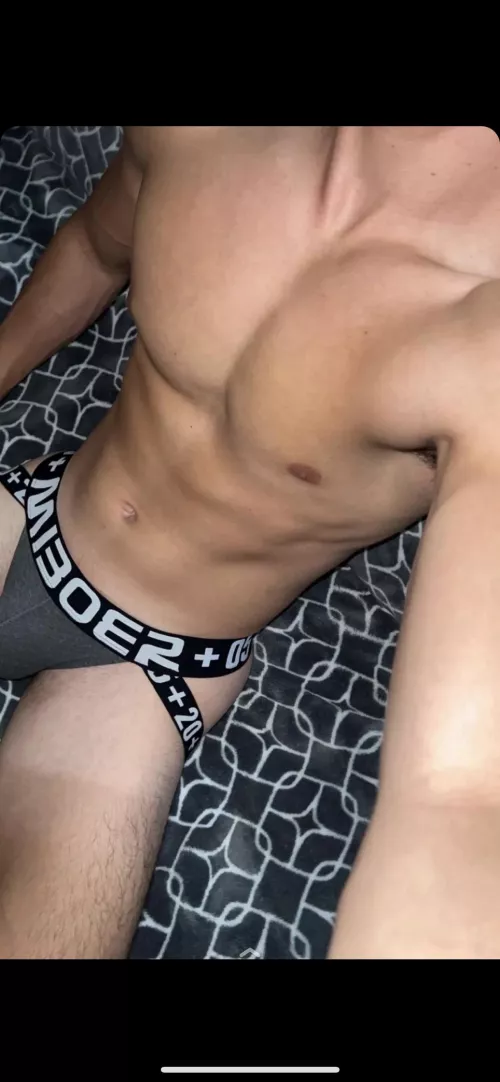 STOP LOOKING AND SEND ME A PIC