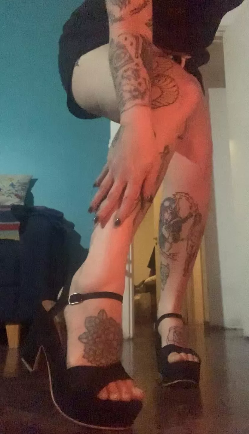 The heat starts and I can wear my beautiful heels again