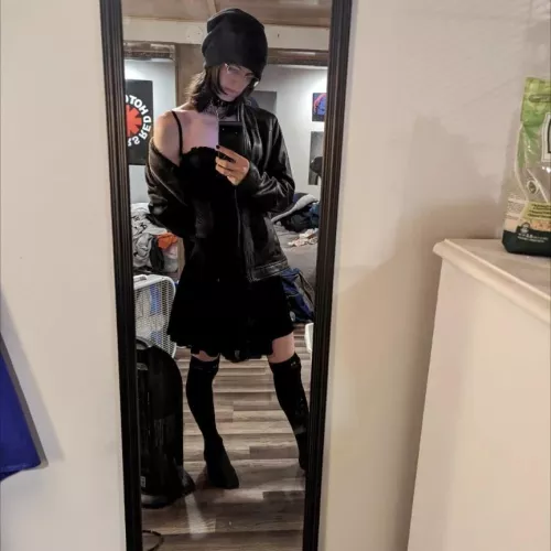 this boy only takes mirror selfies I swear