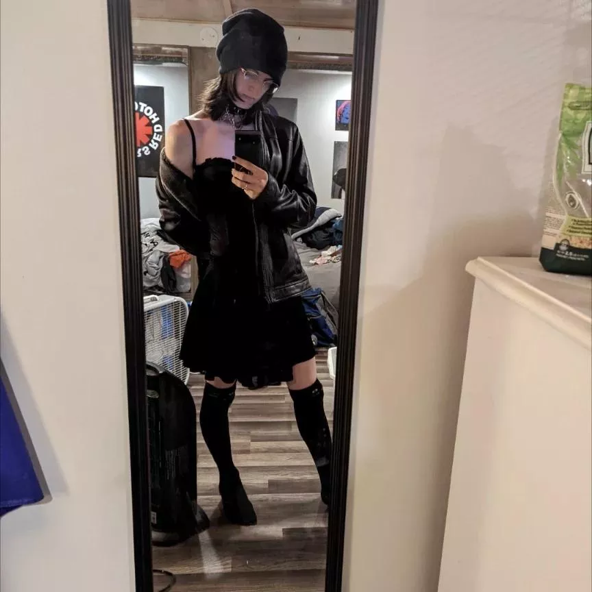 this boy only takes mirror selfies I swear