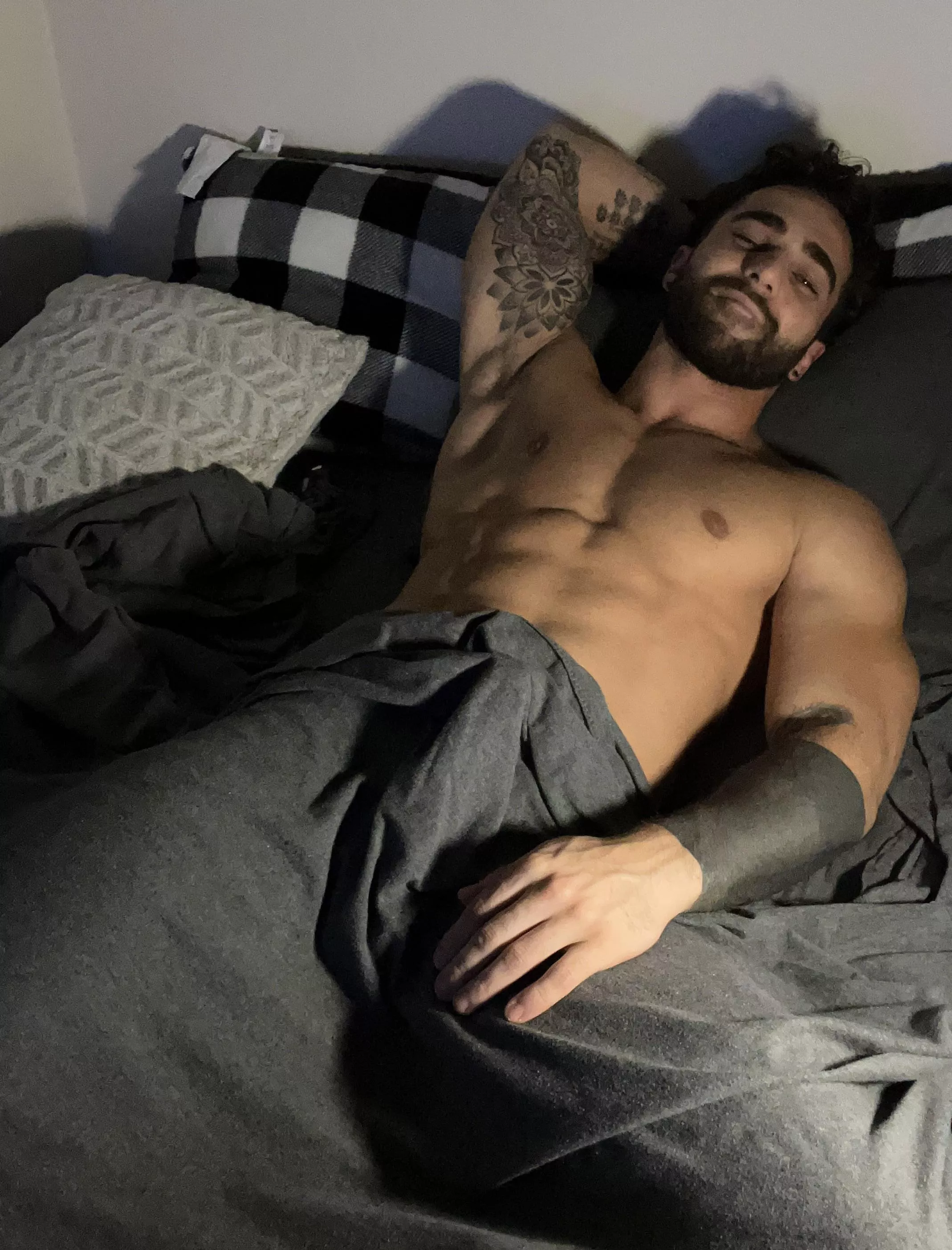 Trick or treat with just a sheet 👻🥵