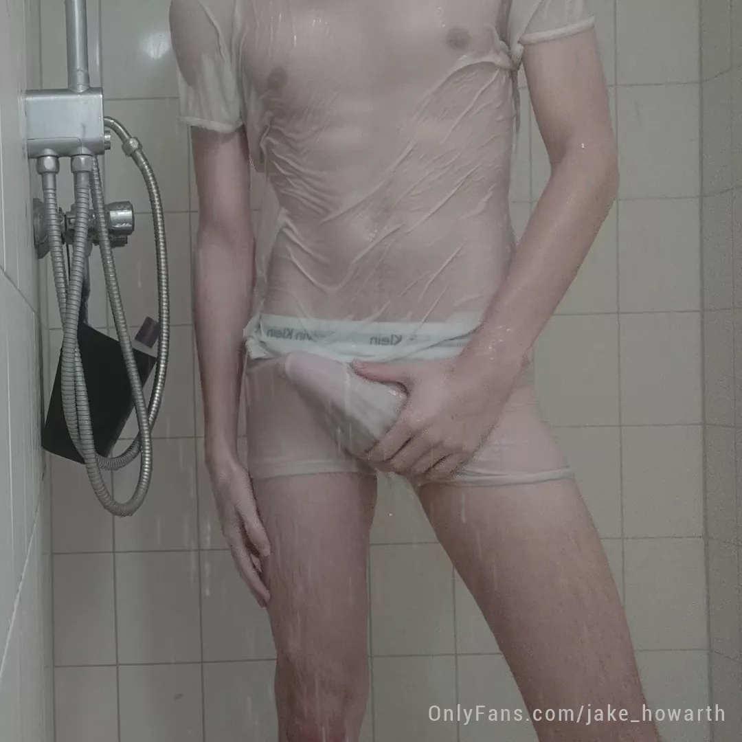 wanna jump into the shower with me? 😘🚿💦