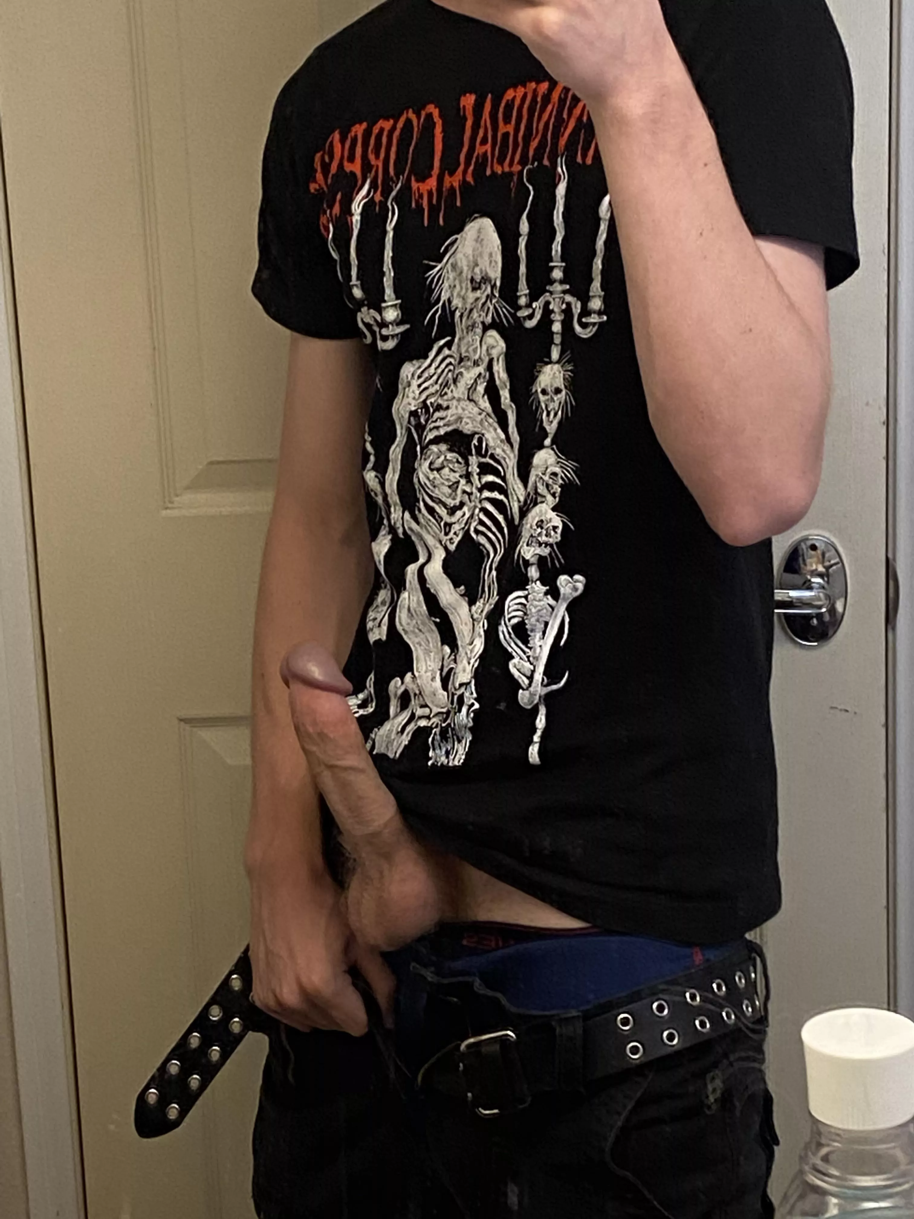 Who needs some metal head dick? DMs open