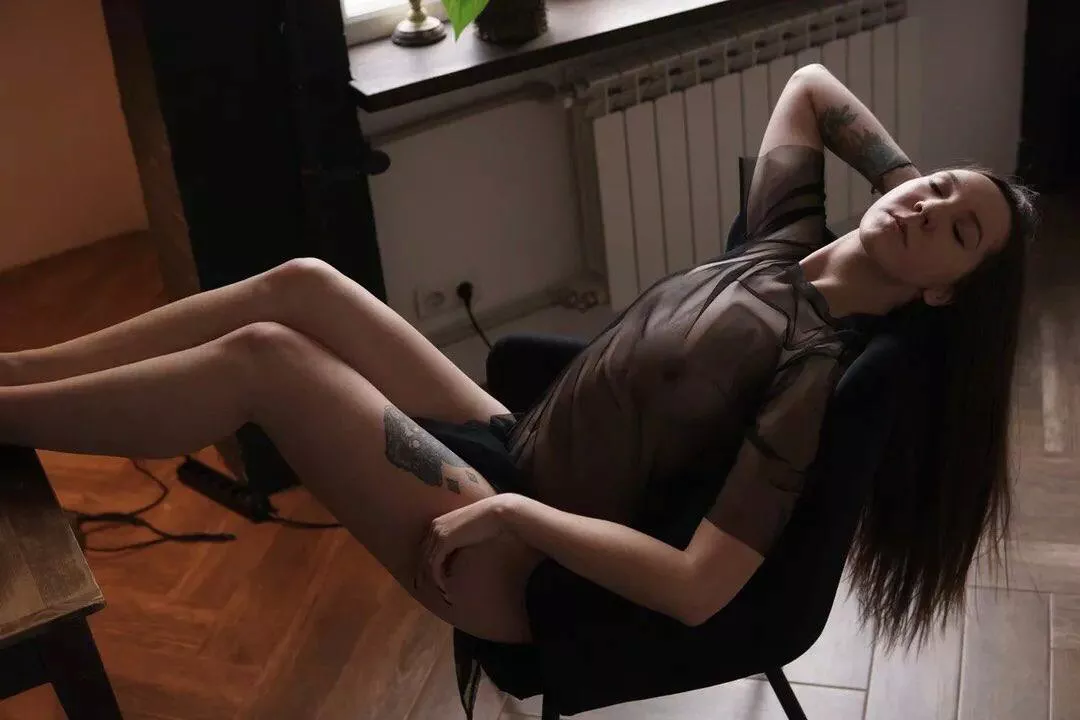 Who wants to see more? 😈 link in my bio.