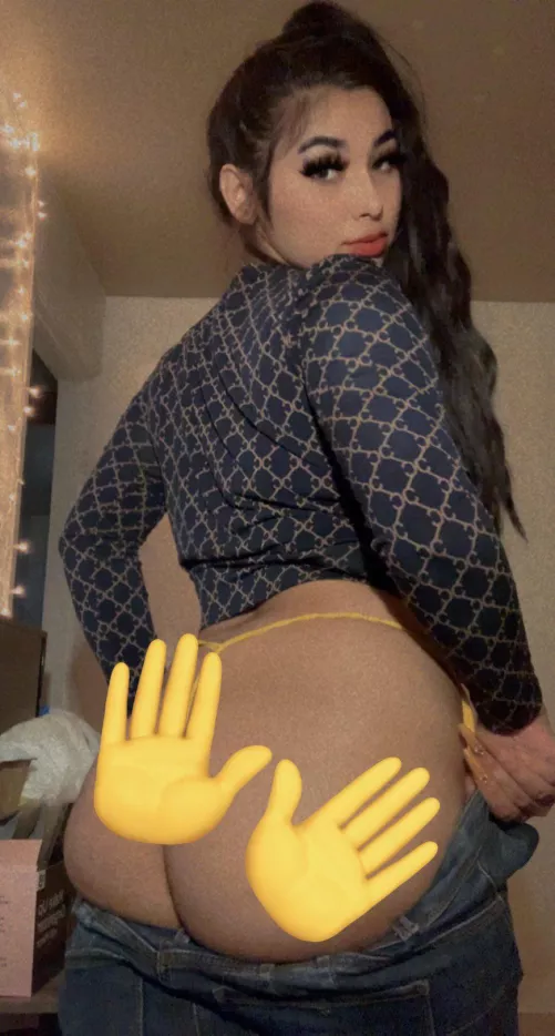 who’s buying videocalls add my snap @miatay.03 <3