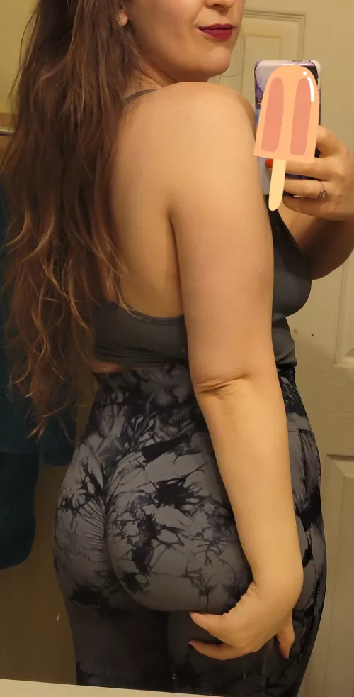 Wondering if you'd want to watch me work out in these yoga pants