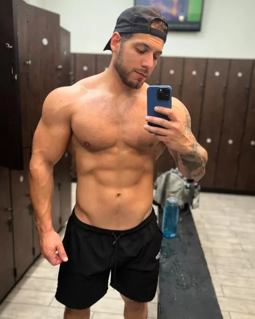 Workout done, now time for cardio. Who wants to help? 🥵