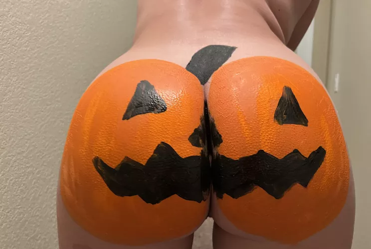 Would you smash this pumpkin? 😈