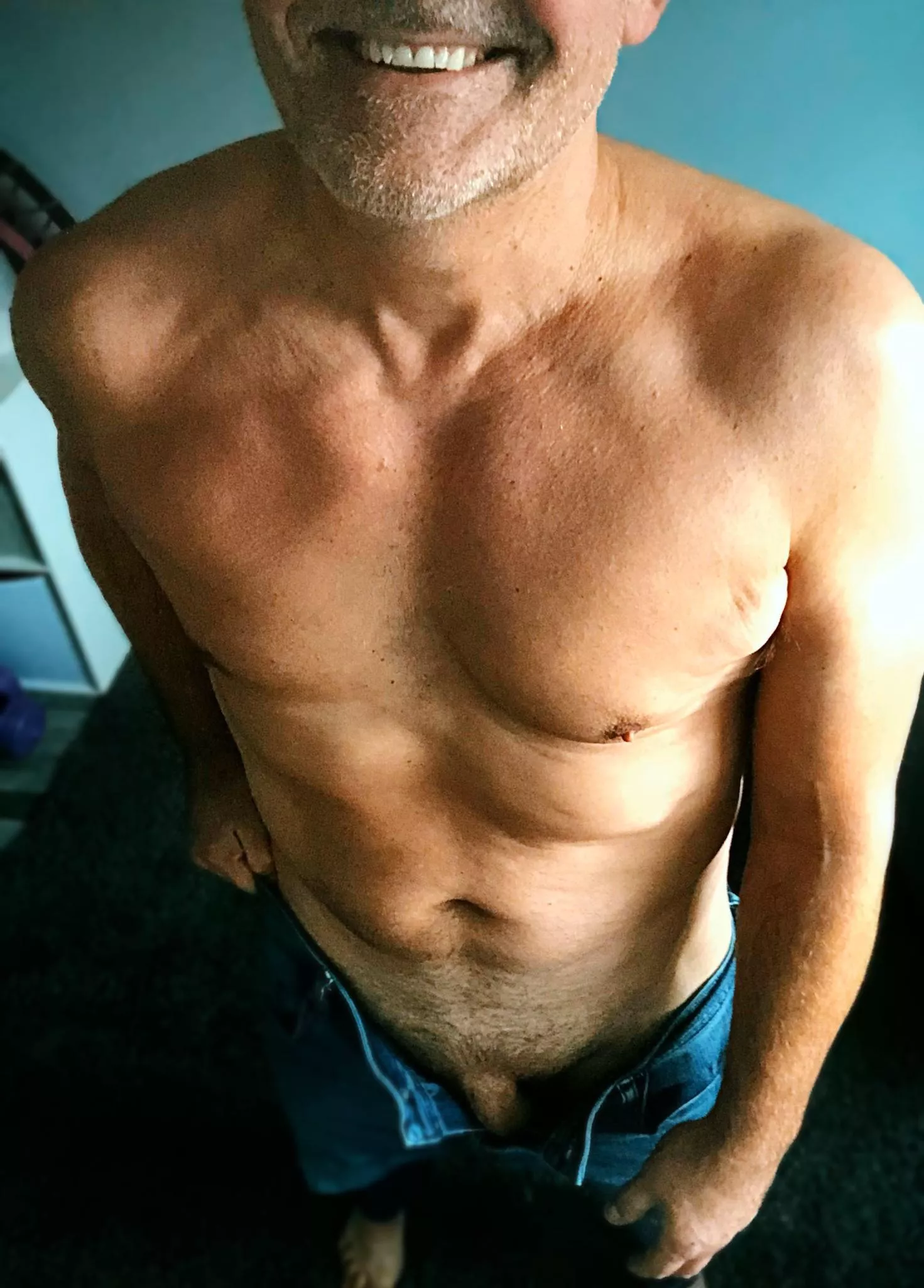 You like my daddy bod? (60)