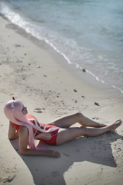 Zero Two from Darlig in the Franxx Cosplay by Yunakairi
