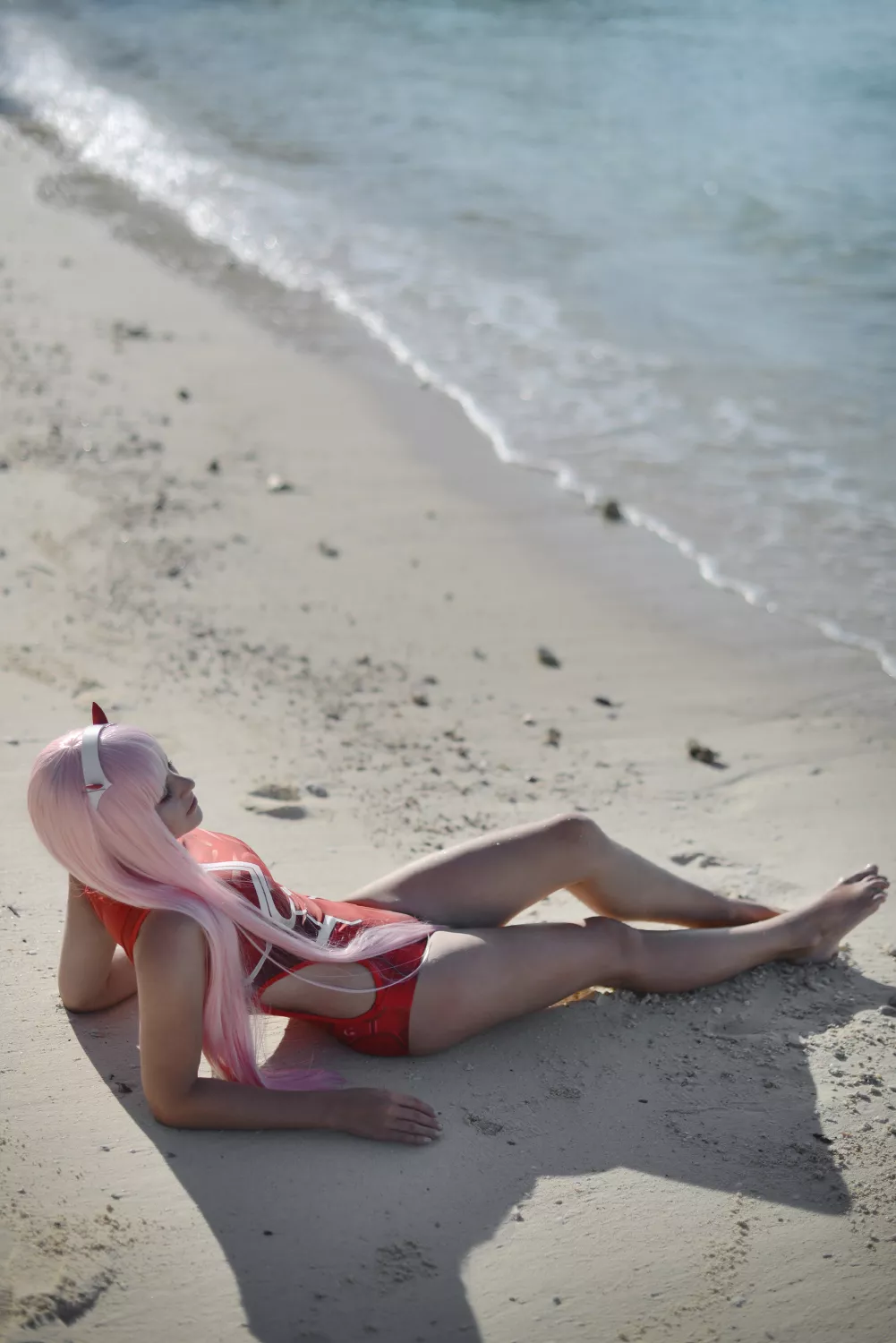 Zero Two from Darlig in the Franxx Cosplay by Yunakairi