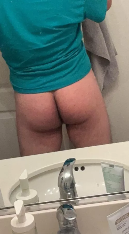 [19] Looking to be tricked into showing off my ass/hole. Sneaky screenshots is a plus