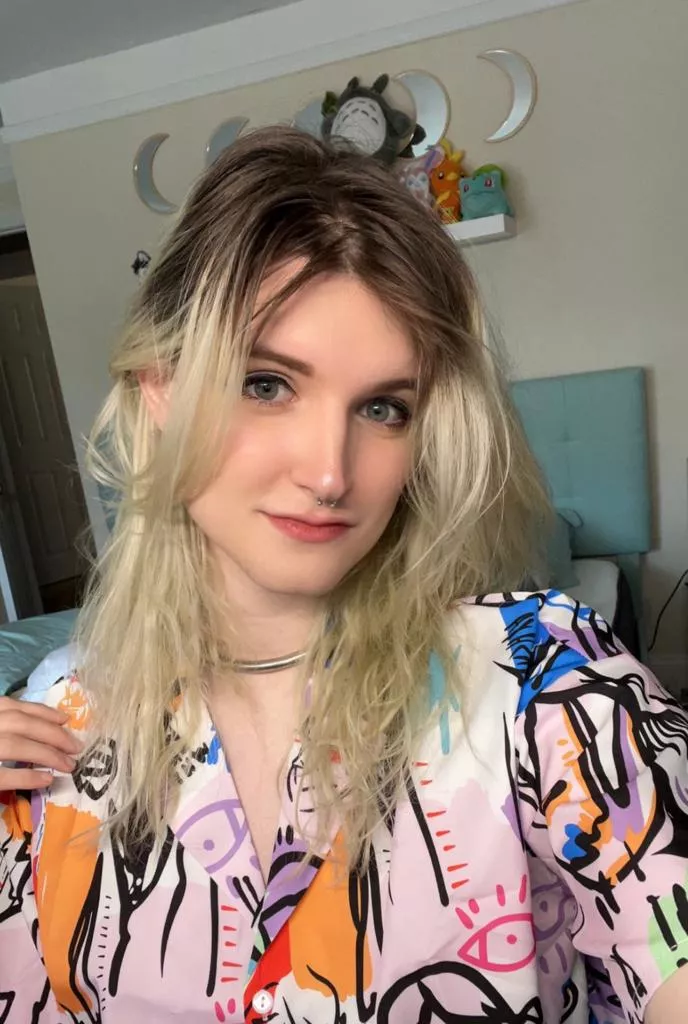 1upv = 3pics in your dm 1 comments=surprise❤️💕💕