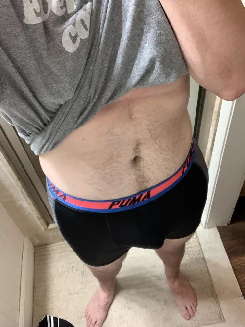 26 feeling myself after my run. DM if you wanna feel me too ;)