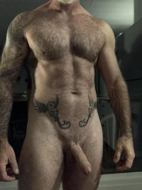 [46] Mid week! Daddy wake up horny…again😈! Who want to fuck every morning?