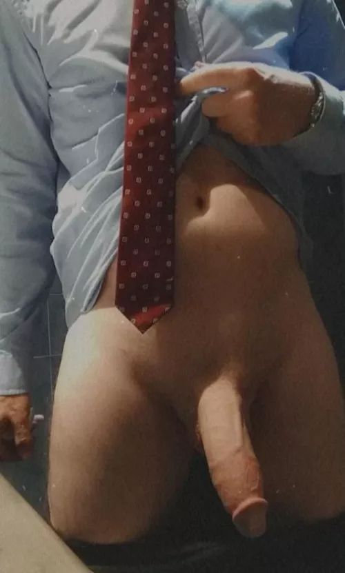 [50] A little workplace flop, help me get hard