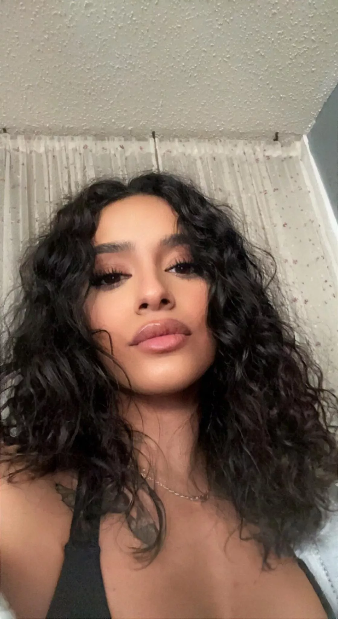 Are you into curly girls 😚