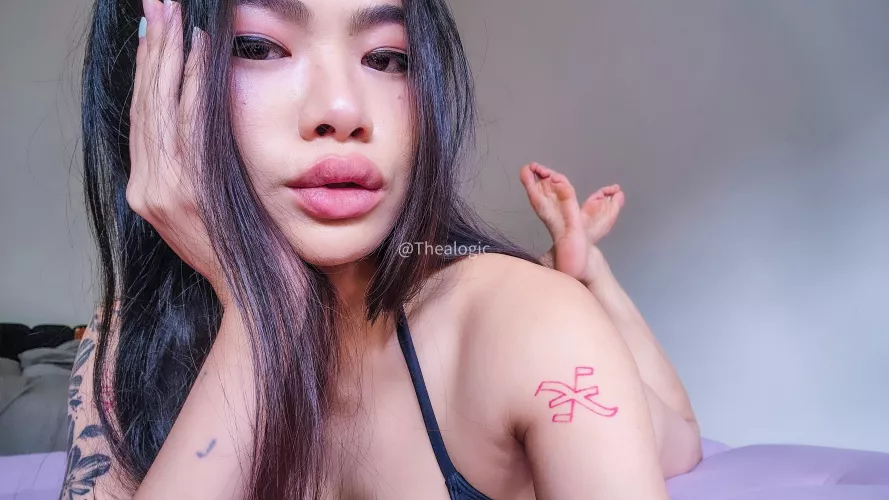 Both my lips are kissable, trust me