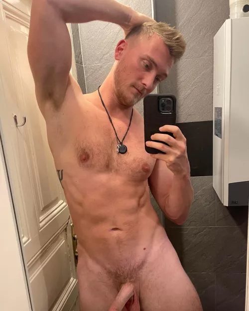 Comment if you’d grab a handful 😏