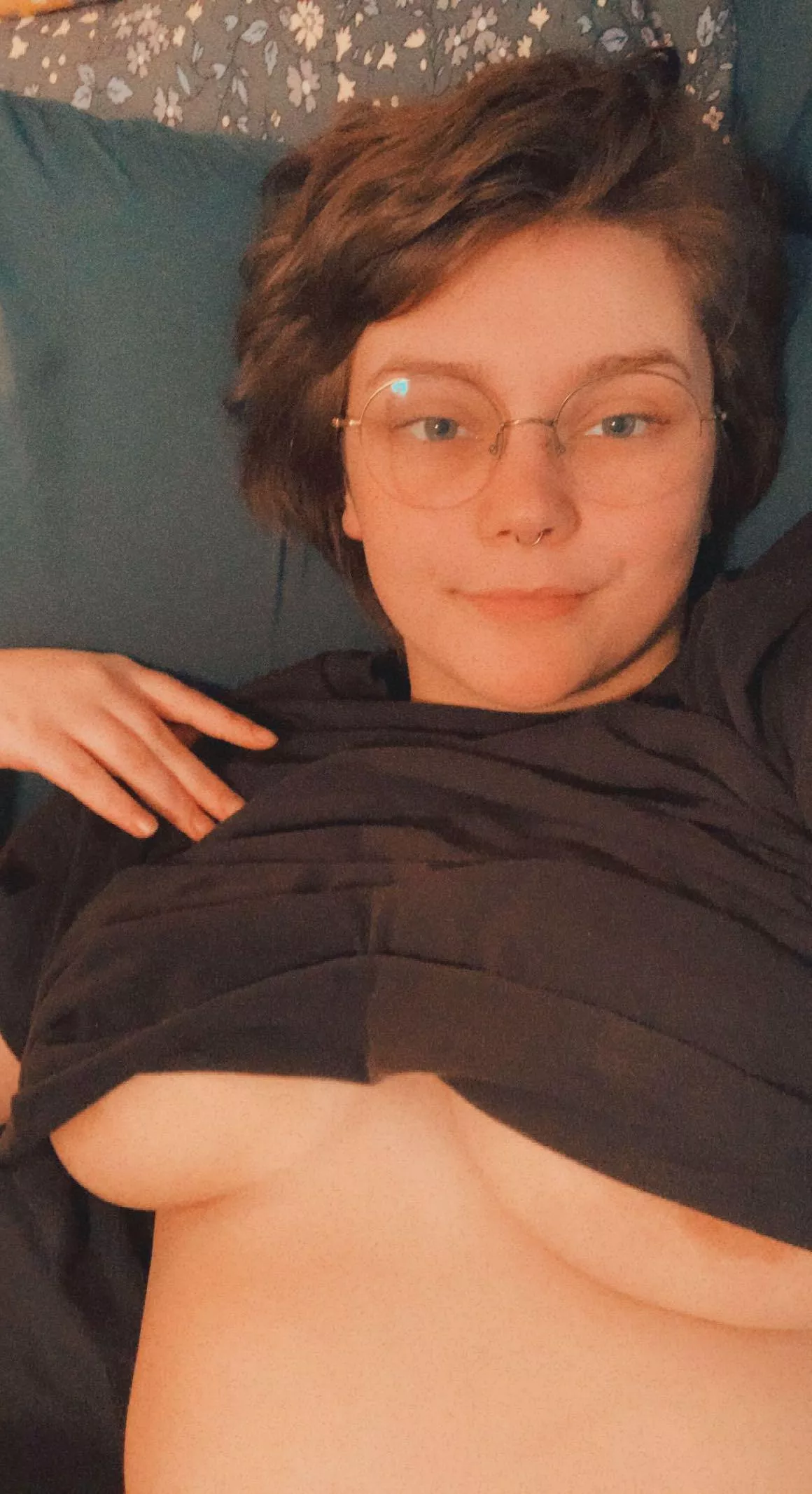 Craving titty kisses 😩🥺