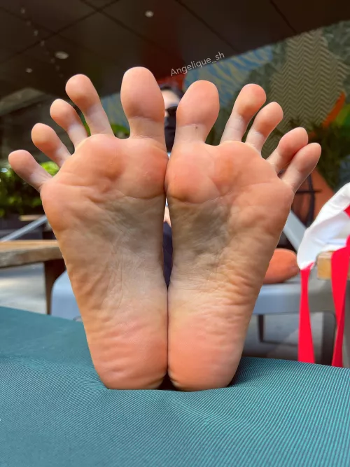 Cum between my soles.