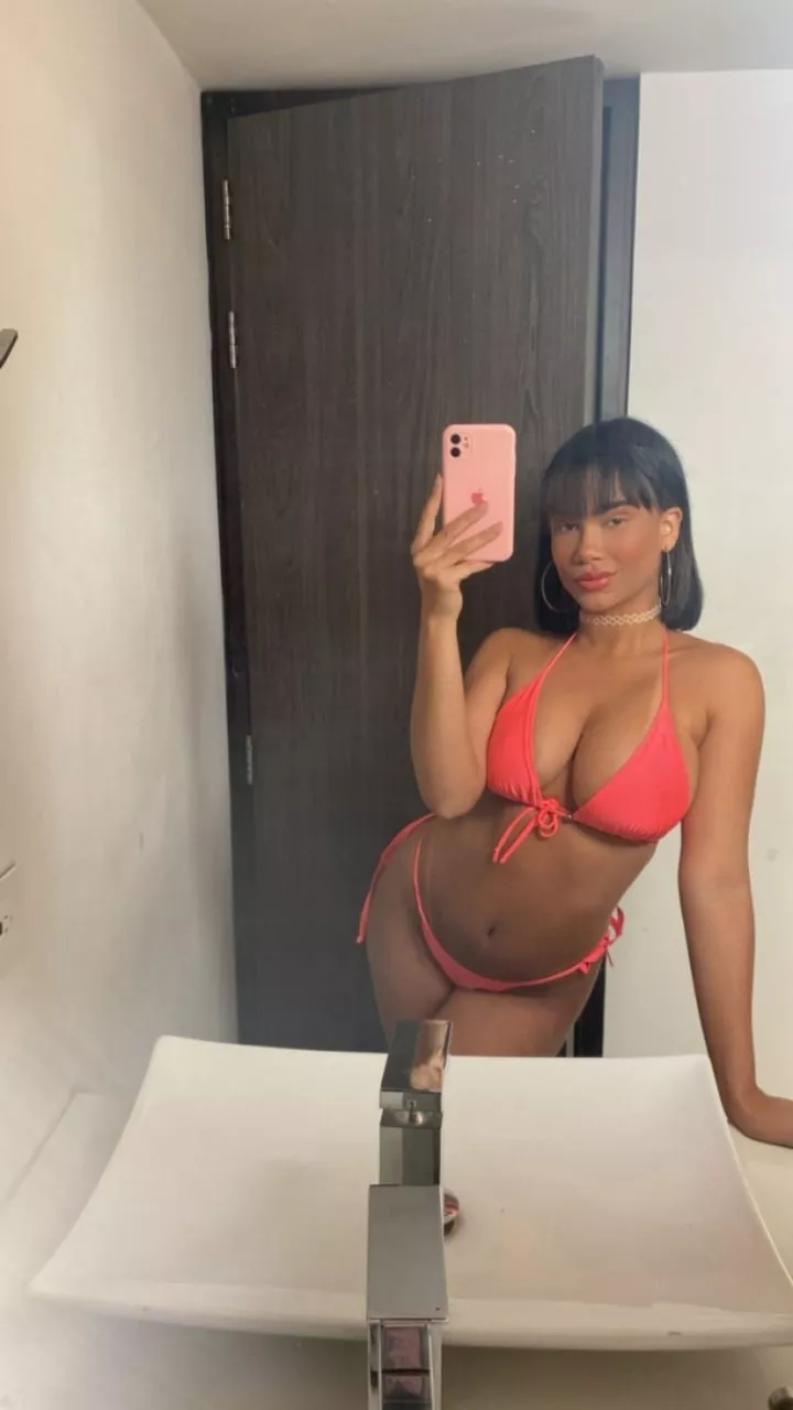 Do I look cute in this bikini?