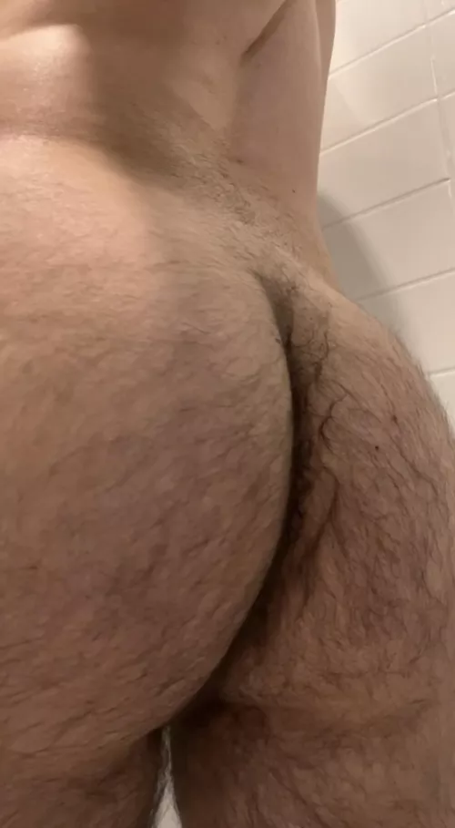 Do we like a hairy 🍑?