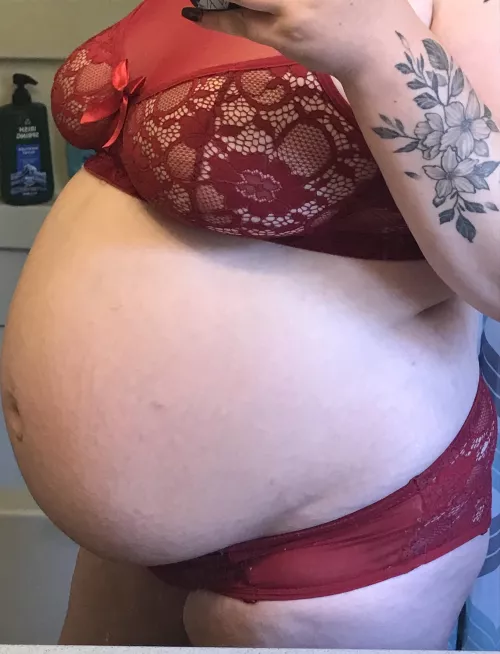 Does 29 weeks pregnant look sexy on me 😉?