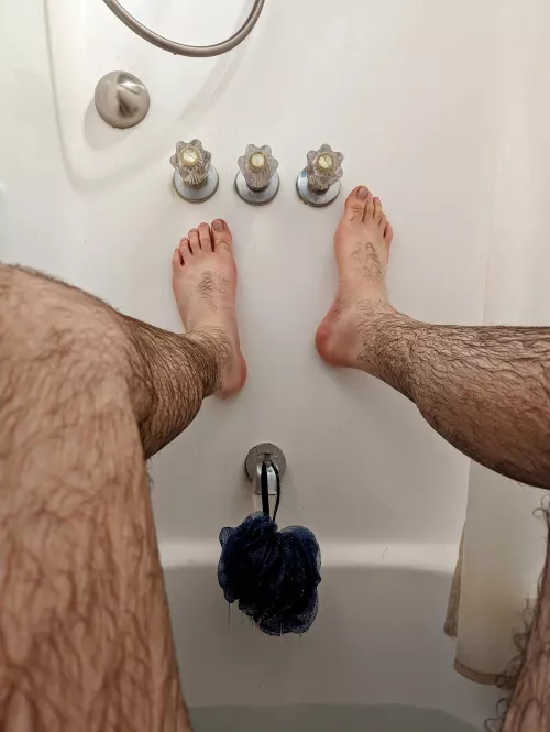 Don't really fit in the tub 🥲