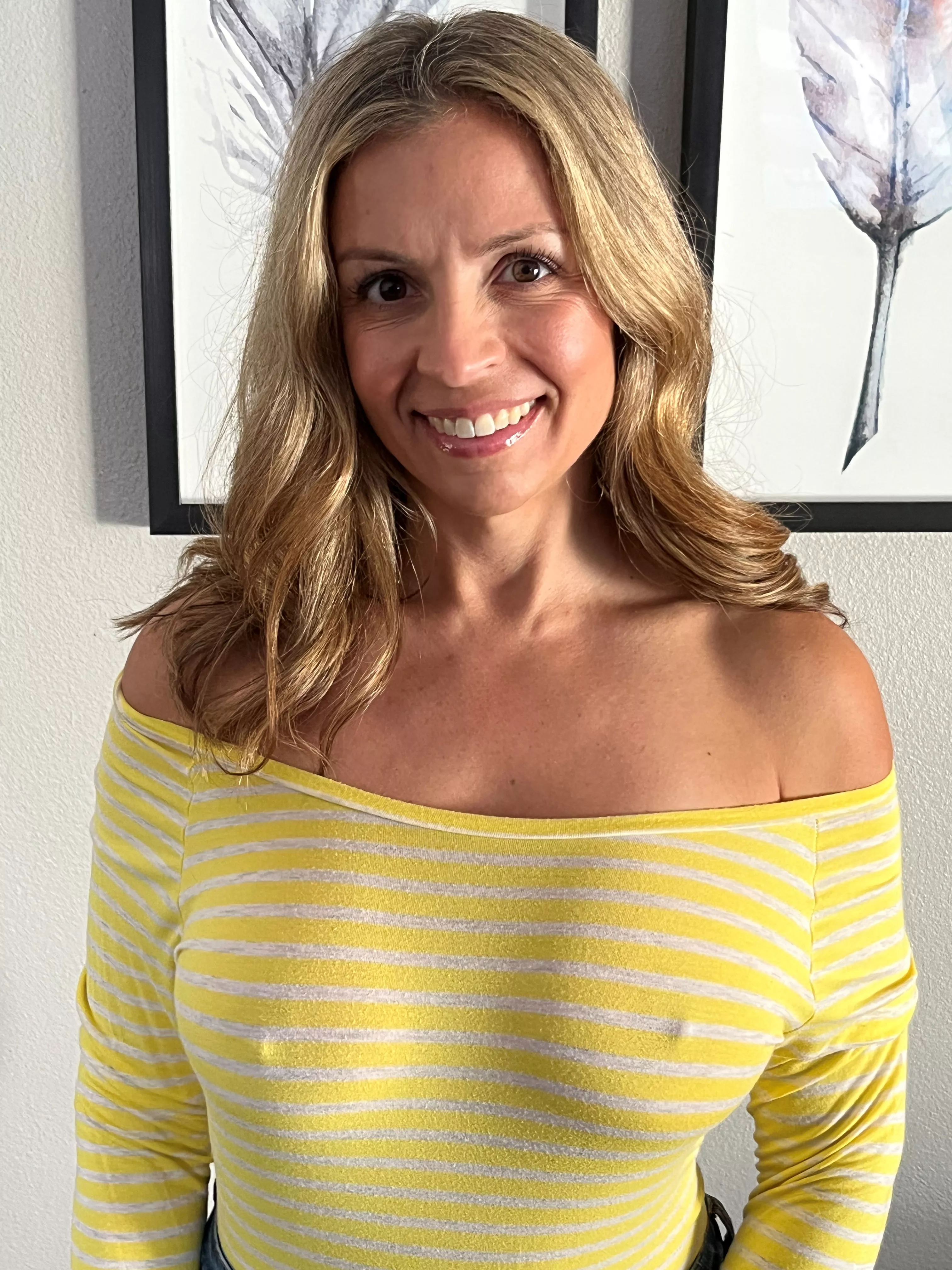 F42, Hello braless! 🌞🍁🥰