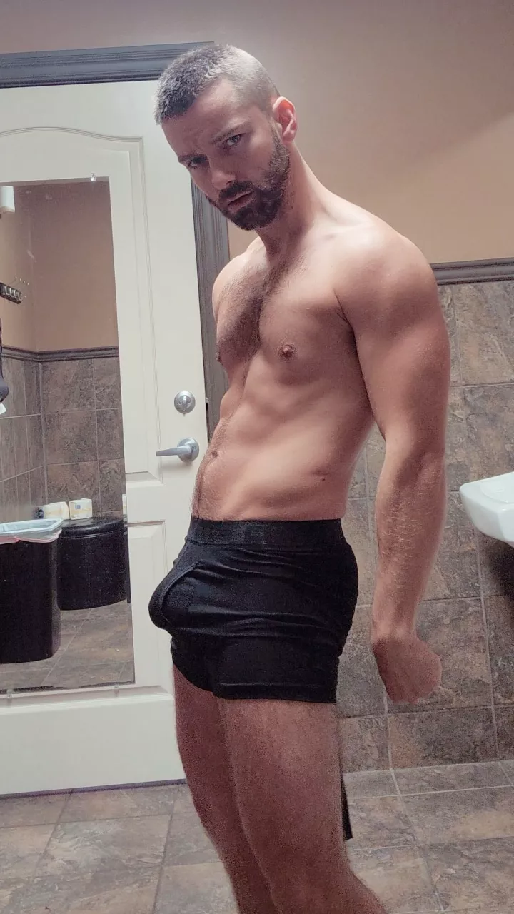 flexing in the gym lol 😏 the underwear helps the bulge haha