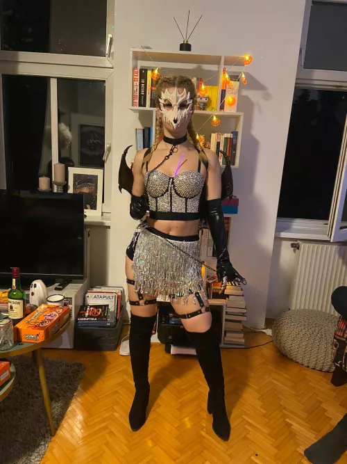 For Halloween, I decided to do a rave-demon costume!