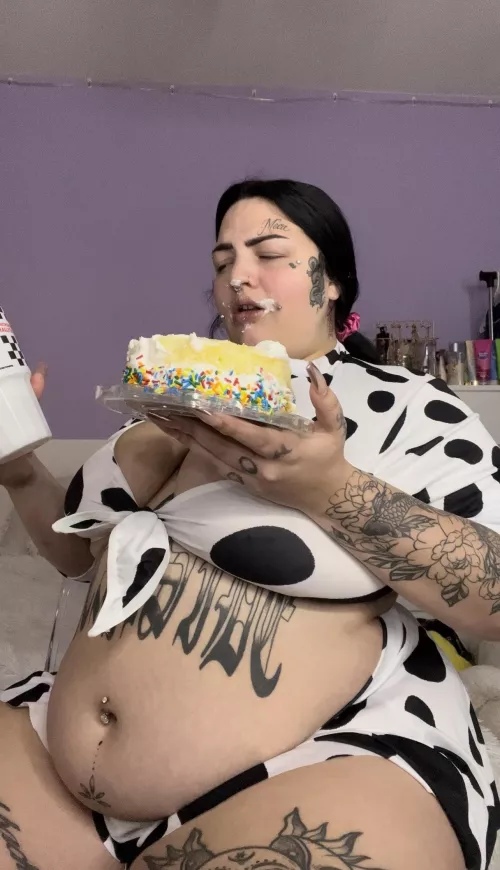 Good cows eat cake ;)